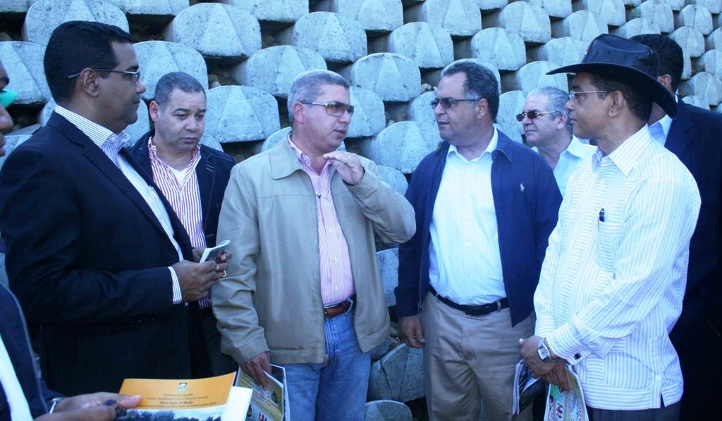El Ing. Cesar Fernández destaca la calidad del trabajo en la entrada de Borojol